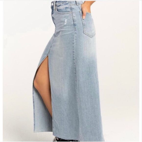 RSQ Medium Wash Denim Maxi Skirt Size 30 New - Picture 2 of 7
